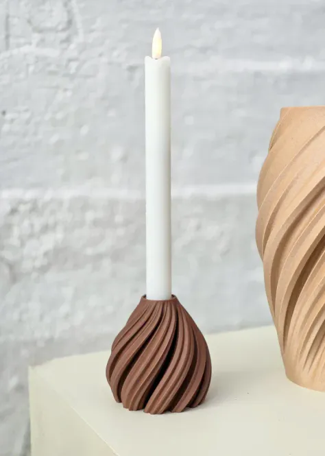 Hovedbilde WAVE LED-Lysestake WOOD Walnut Small